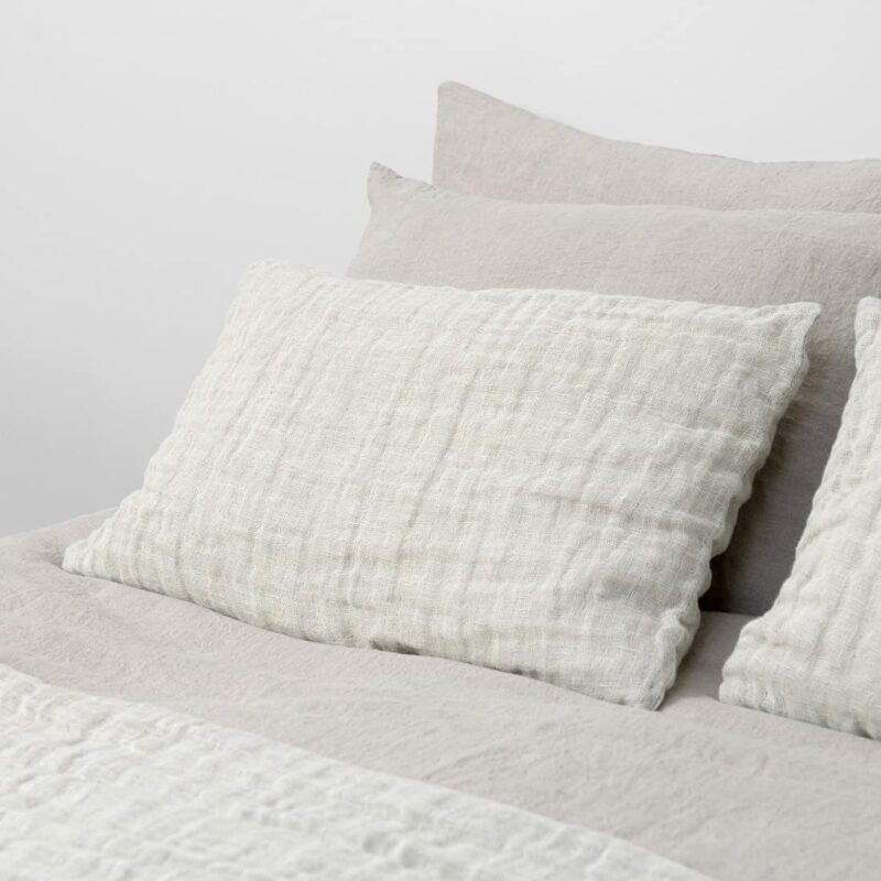 Linen cushion cover vanilla